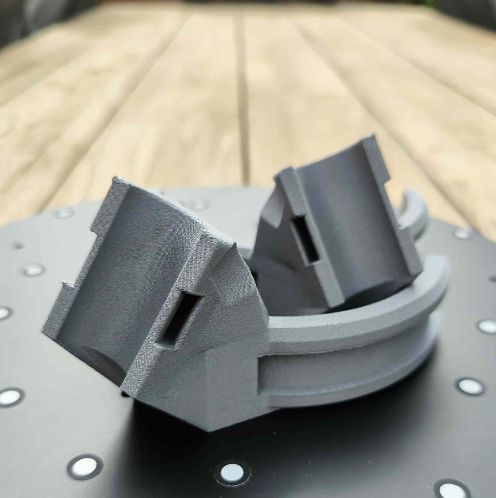 Accusump kronsteini pooled, eestvaade